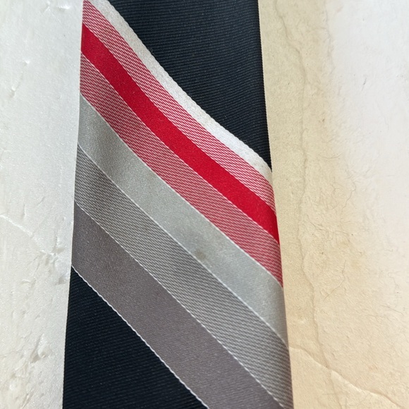 Vintage Christian Dior tie - Picture 3 of 8